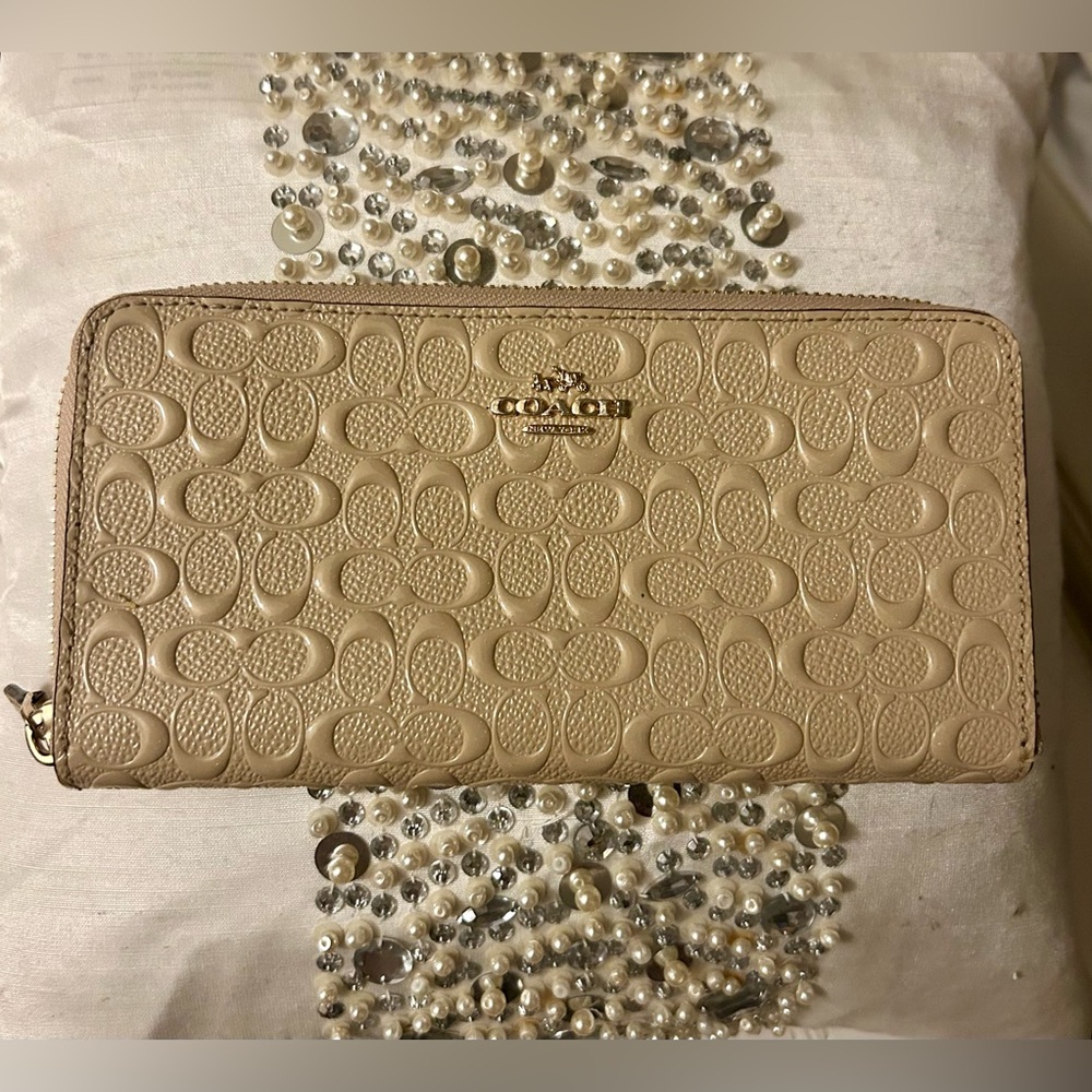 Coach Embossed Wallet - Picture 2 of 10